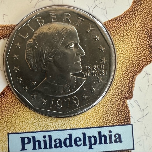 1979–1980 Susan B. Anthony Dollar Set – Uncirculated P/D/S (6 Coins) in Display - Picture 13 of 16